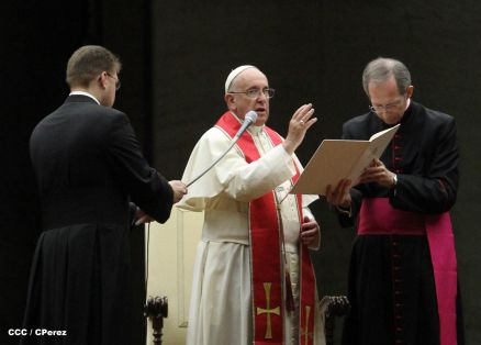Papa Francisco Preside Vigilia de Oración en Preparación del Sínodo por la Familia