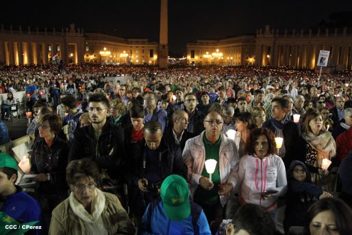 Papa Francisco Preside Vigilia de Oración en Preparación del Sínodo por la Familia
