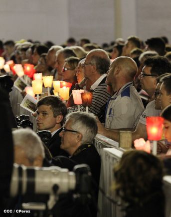 Papa Francisco Preside Vigilia de Oración en Preparación del Sínodo por la Familia