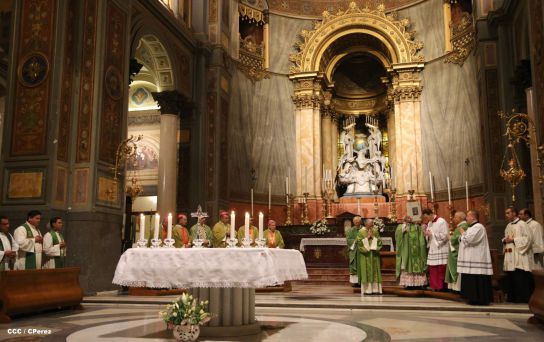 Cardenal Brenes toma posesión de Parroquia San Joaquín, en Roma