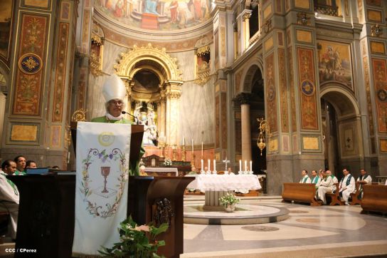 Cardenal Brenes toma posesión de Parroquia San Joaquín, en Roma