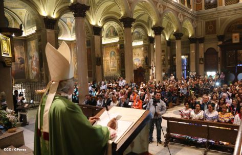 Cardenal Brenes toma posesión de Parroquia San Joaquín, en Roma