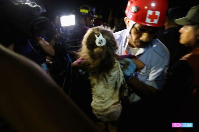 Colapsa muro en Barrio 18 de Mayo y soterra a familias