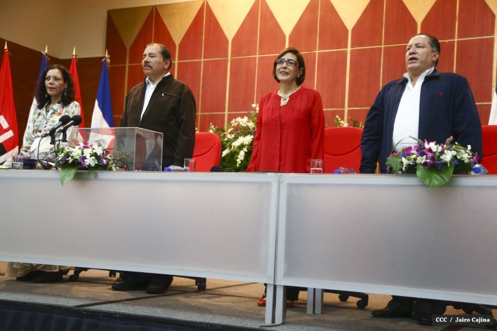 Presidente Daniel y Compañera Rosario encabezan acto 35 Aniversario MIGOB