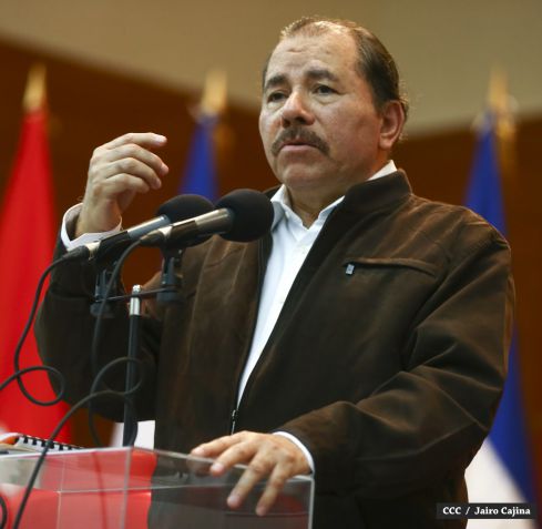 Presidente Daniel y Compañera Rosario encabezan acto 35 Aniversario MIGOB