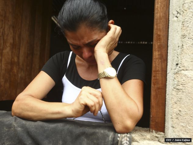 Familias de mineros reciben viviendas en Bonanza