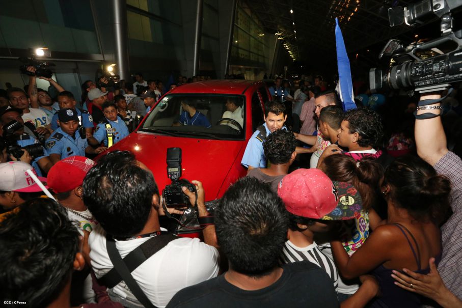 Llega a Nicaragua Randy Caballero