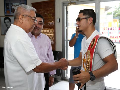 Recorrido del Campeón Randy Caballero por Managua y encuentro con Campeones