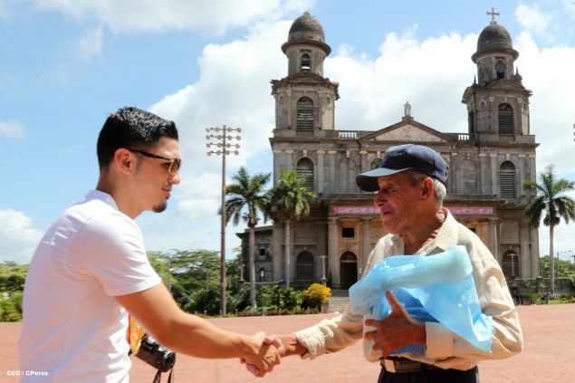 Recorrido del Campeón Randy Caballero por Managua y encuentro con Campeones