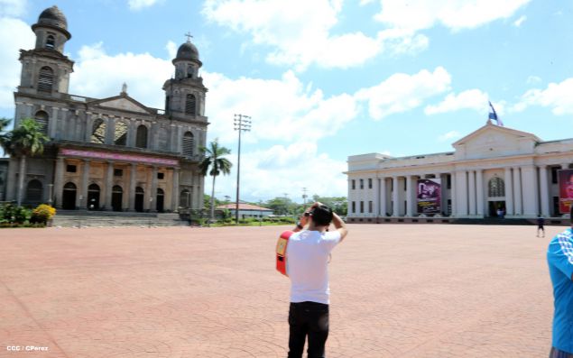 Recorrido del Campeón Randy Caballero por Managua y encuentro con Campeones