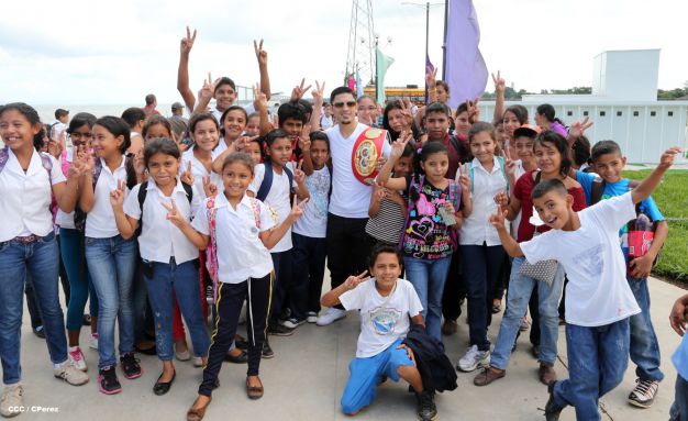 Recorrido del Campeón Randy Caballero por Managua y encuentro con Campeones