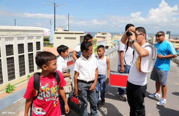 Recorrido del Campeón Randy Caballero por Managua y encuentro con Campeones