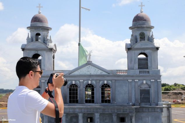 Recorrido del Campeón Randy Caballero por Managua y encuentro con Campeones