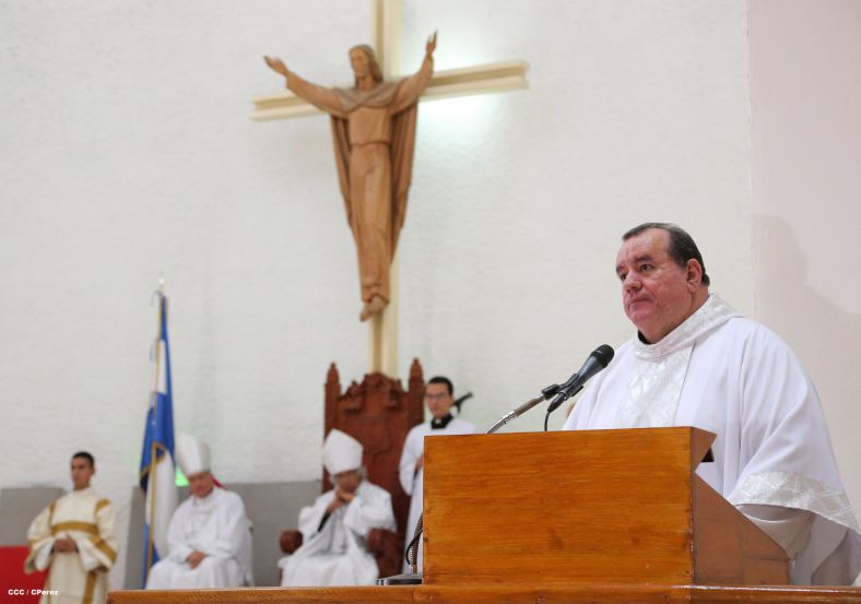 Cardenal Brenes celebra Bodas de Plata de sacerdotes