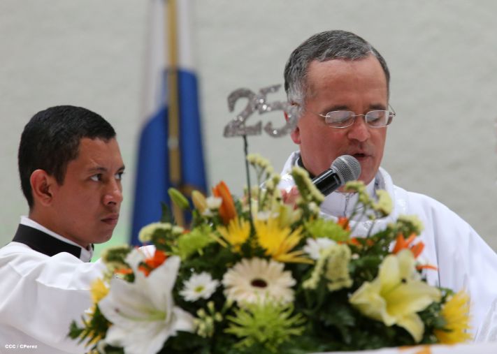 Cardenal Brenes celebra Bodas de Plata de sacerdotes