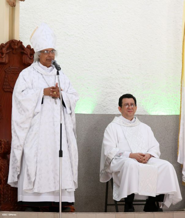 Cardenal Brenes celebra Bodas de Plata de sacerdotes