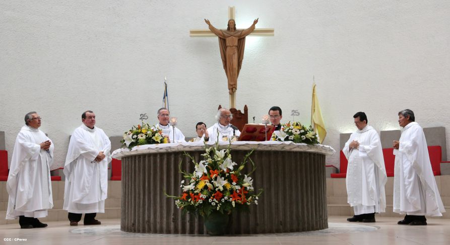 Cardenal Brenes celebra Bodas de Plata de sacerdotes