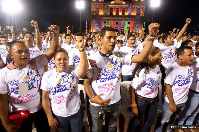Daniel y Rosario rinden homenaje el Comandante Carlos Fonseca Amador