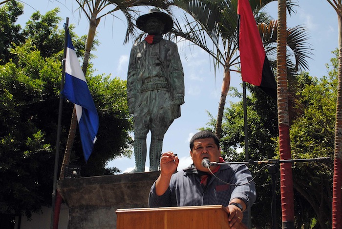 Familias rinden honores a General Sandino en Niquinohomo (18 Mayo 2013)