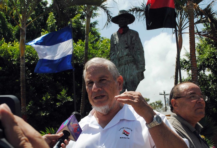 Familias rinden honores a General Sandino en Niquinohomo (18 Mayo 2013)