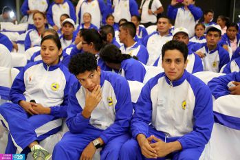 Daniel abandera delegación que participará en Juegos Centroamericanos y del Caribe