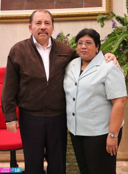 Daniel abandera delegación que participará en Juegos Centroamericanos y del Caribe