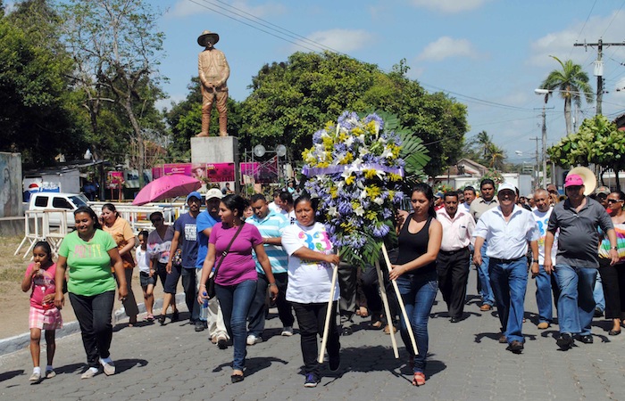 Familias rinden honores a General Sandino en Niquinohomo (18 Mayo 2013)