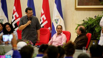 Daniel abandera delegación que participará en Juegos Centroamericanos y del Caribe