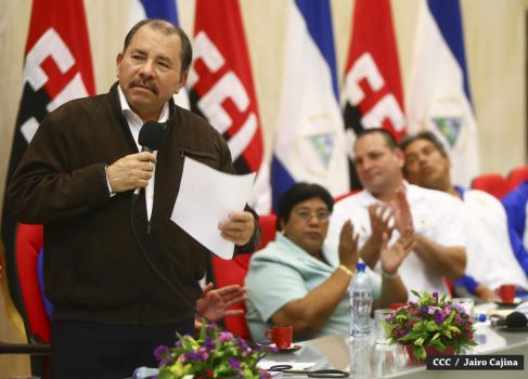 Daniel abandera delegación que participará en Juegos Centroamericanos y del Caribe