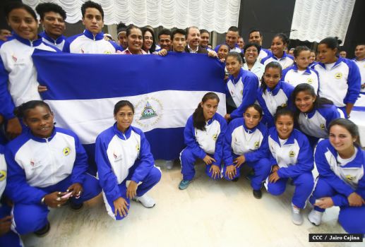 Daniel abandera delegación que participará en Juegos Centroamericanos y del Caribe