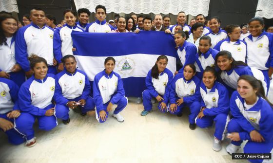 Daniel abandera delegación que participará en Juegos Centroamericanos y del Caribe