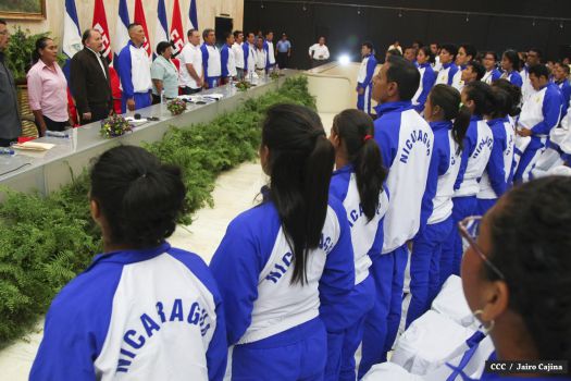 Daniel abandera delegación que participará en Juegos Centroamericanos y del Caribe