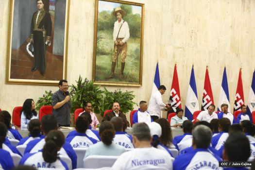 Daniel abandera delegación que participará en Juegos Centroamericanos y del Caribe