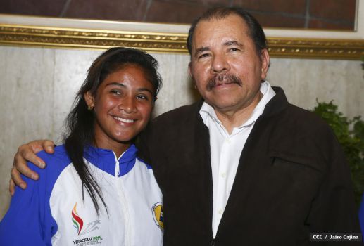 Daniel abandera delegación que participará en Juegos Centroamericanos y del Caribe