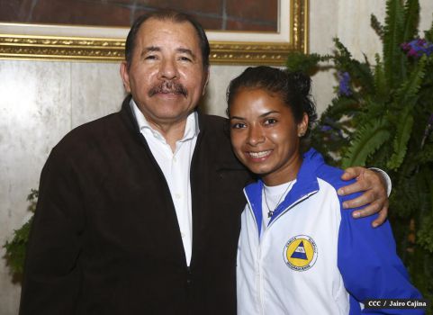 Daniel abandera delegación que participará en Juegos Centroamericanos y del Caribe