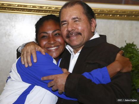 Daniel abandera delegación que participará en Juegos Centroamericanos y del Caribe