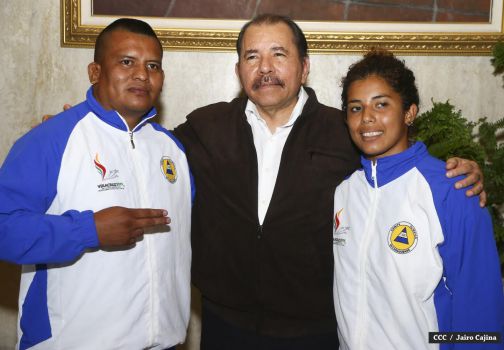 Daniel abandera delegación que participará en Juegos Centroamericanos y del Caribe