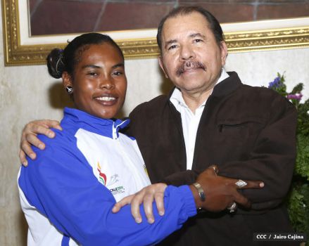 Daniel abandera delegación que participará en Juegos Centroamericanos y del Caribe