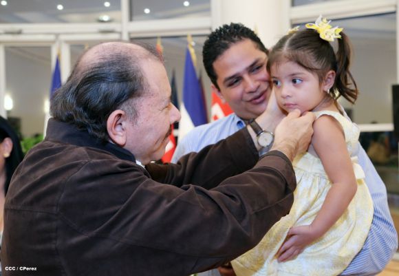 Presidente Daniel asciende en grados a nuevos Comisionados Generales de la Policía Nacional