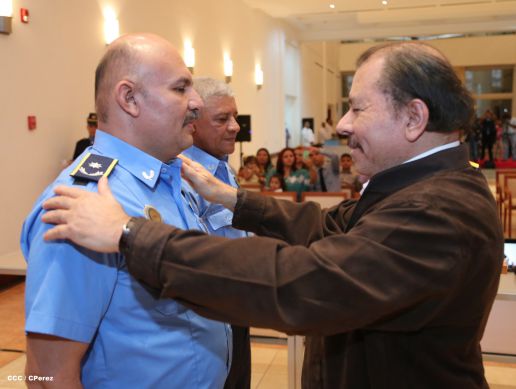 Presidente Daniel asciende en grados a nuevos Comisionados Generales de la Policía Nacional