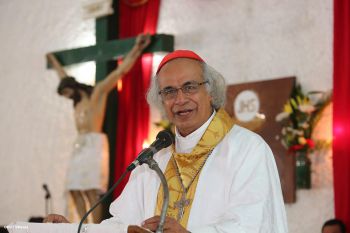 Cardenal Brenes celebra a Cristo Rey