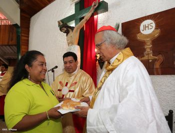 Cardenal Brenes celebra a Cristo Rey
