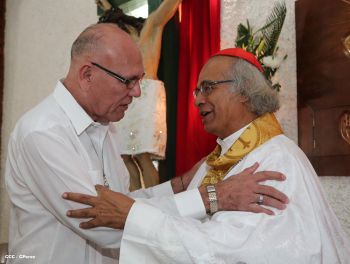 Cardenal Brenes celebra a Cristo Rey