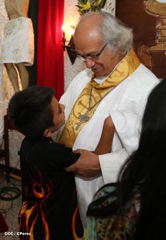 Cardenal Brenes celebra a Cristo Rey