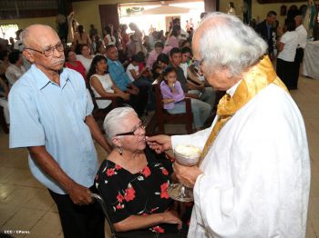 Cardenal Brenes celebra a Cristo Rey