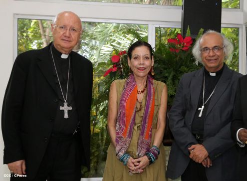 Daniel y Rosario se reúnen con Presidente del Pontificio Consejo para las Comunicaciones Sociales