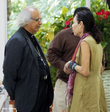 Daniel y Rosario se reúnen con Presidente del Pontificio Consejo para las Comunicaciones Sociales