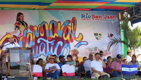 Turistas nacionales y extranjeros disfrutaron del Carnaval Acuático en Río San Juan