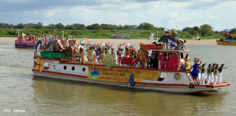 Turistas nacionales y extranjeros disfrutaron del Carnaval Acuático en Río San Juan