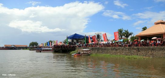 Turistas nacionales y extranjeros disfrutaron del Carnaval Acuático en Río San Juan
